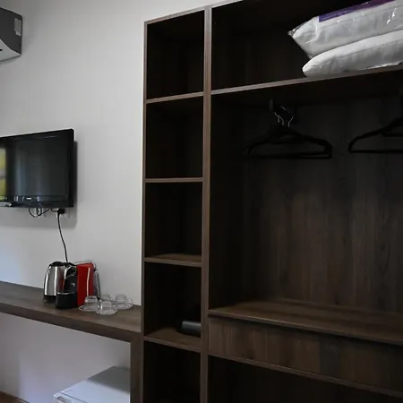 Rent 2 تيرانا